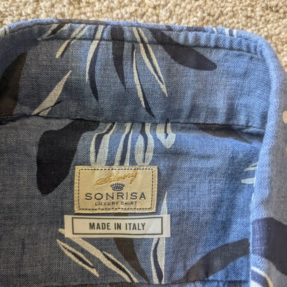 Sonrisa Blue Floral Men's Linen Shirt - Picture 2 of 4
